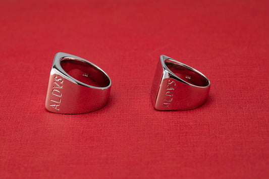 SIGNET | STANDARD – 18g Silver · JUMBO – 36g Silver